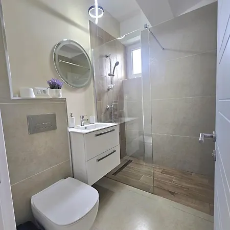 Mamaia Nord, Promenada 101 20