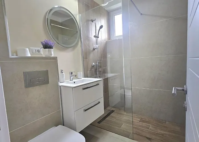 Mamaia Nord, Promenada 101 20